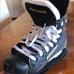 Bauer hockey skates